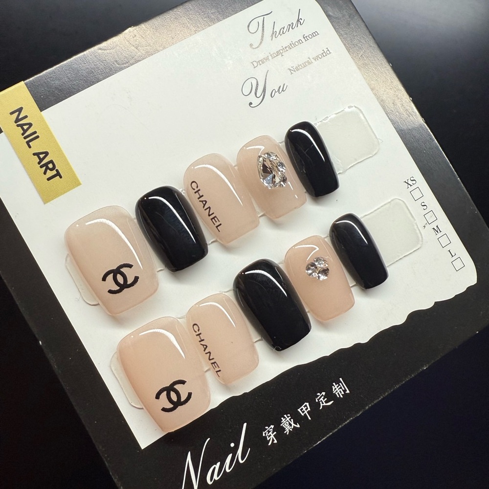 Black and Cream Press On Nails - Small